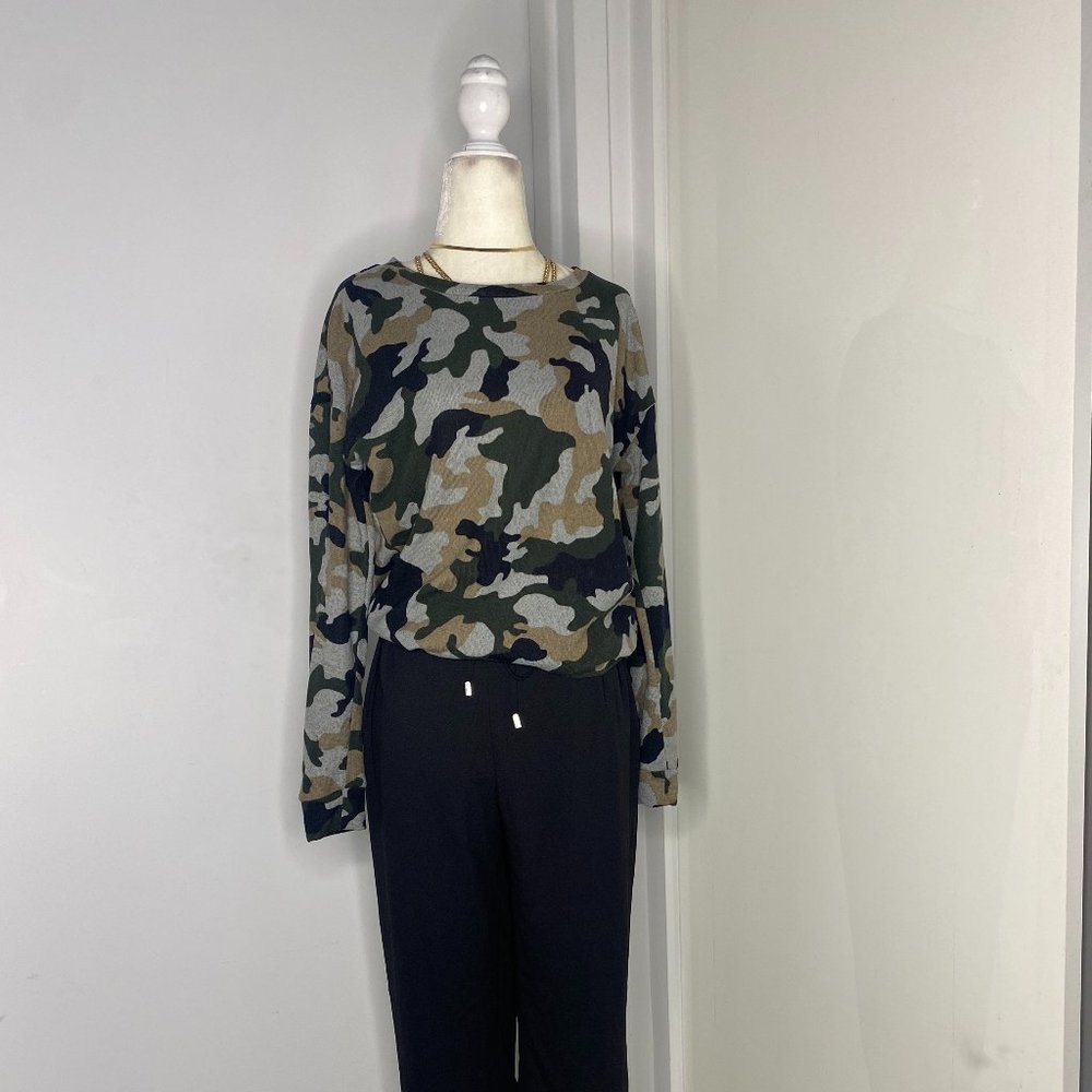 Camo sweatshirt